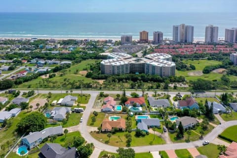 Large pool home and blocks away from the beach House in South Daytona