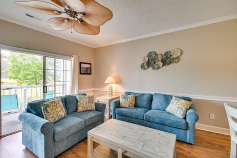 Bright Myrtle Beach Condo on Golf Course with Pool! Wohnung in Carolina Forest