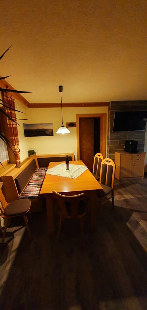 Kitchen or kitchenette, Communal kitchen, kitchen