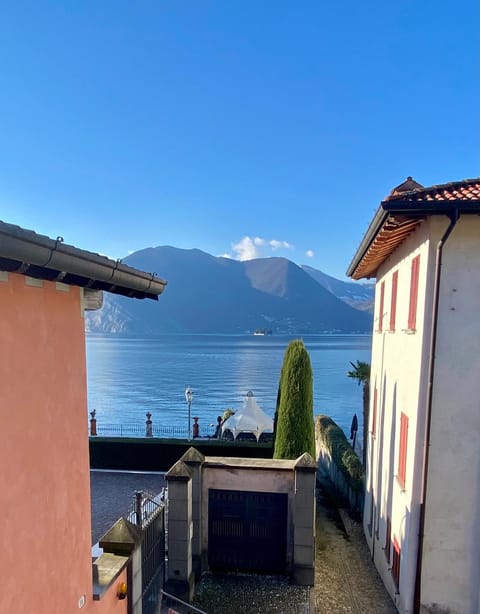 Natural landscape, Balcony/Terrace, Lake view