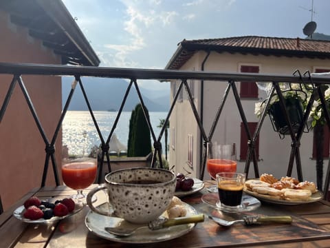 Natural landscape, Balcony/Terrace, Lake view