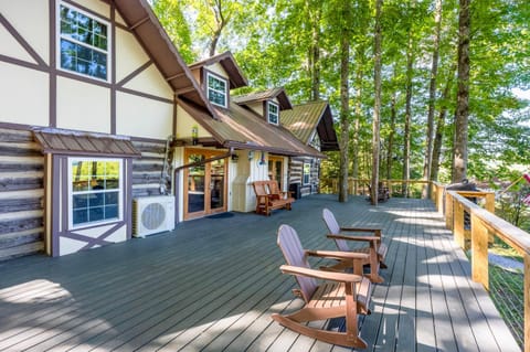 Chestnut Lodge - Family Cabin on Lake Nantahala Villa in Nantahala Lake