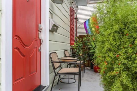 Lil Red Door Perfect 1BD in Bywater with Courtyard Condo in Ninth Ward