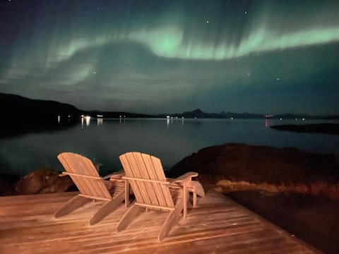 Ny hytte med sjøen. Fantastisk utsikt. Lofoten Villa in Nordland, Norway