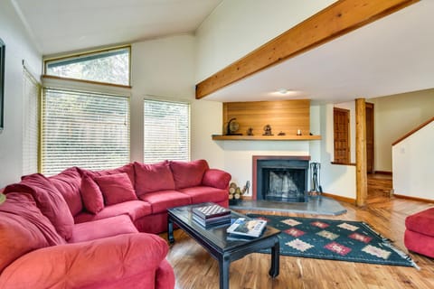 West Linn Vacation Rental with Private Hot Tub House in West Linn