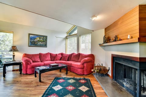 West Linn Vacation Rental with Private Hot Tub Maison in West Linn