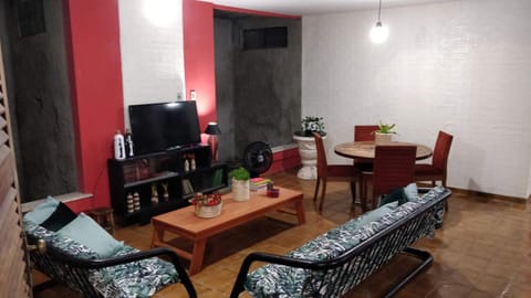 Communal lounge/ TV room, TV and multimedia, Living room, Seating area, Dining area, Evening entertainment