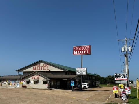 Brass Door Motel Motel in Gassville