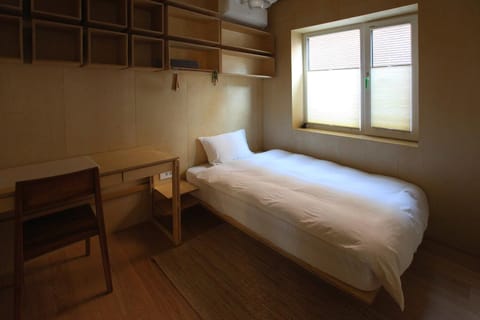 Entire apartment or single rooms in Homegarden Park near Camp Humprehys Bed and Breakfast in Pyeongtaek-si