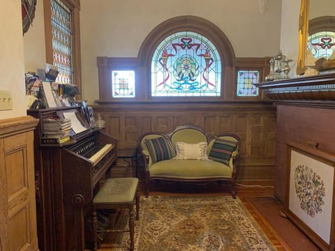 Seating area, Internal: Not applicable to any particular room