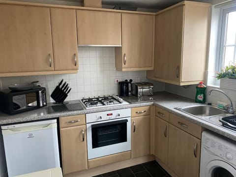 Lovely 2nd floor 2 bed flat sleeps 4 Condo in Doncaster