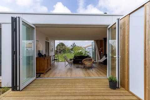 Maison de bord de mer avec jardin House in Château-d'Olonne