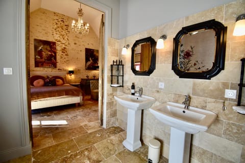 Bathroom, Photo of the whole room, Bedroom