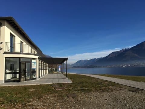 Property building, Facade/entrance, Beach, Lake view