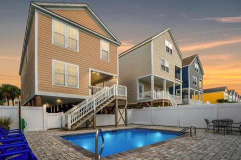 A Sandy Starfish House in Surfside Beach