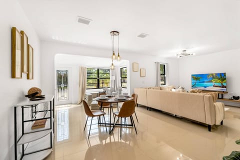 Urban Seaside House in Dania Beach