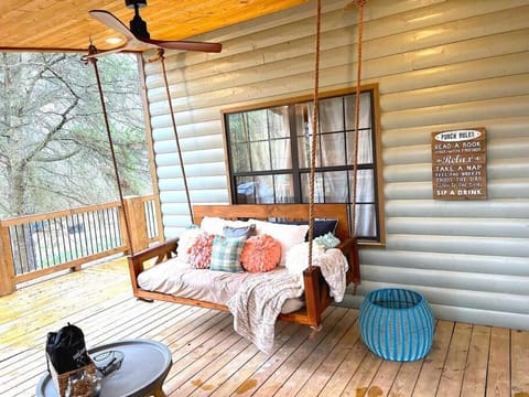 Lofted Pines Fun Family Friendly Cabin Haus in Broken Bow
