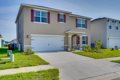 Haines City Home with Pool Access about 25 Mi to Disney! Haus in Haines City