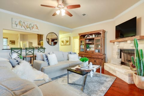 New Braunfels Home with Pool 2 Mi to Guadalupe River Casa in Canyon Lake