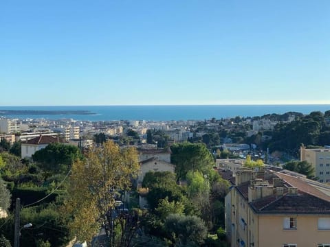 Villa vue mer Cannes Chalet in Mougins