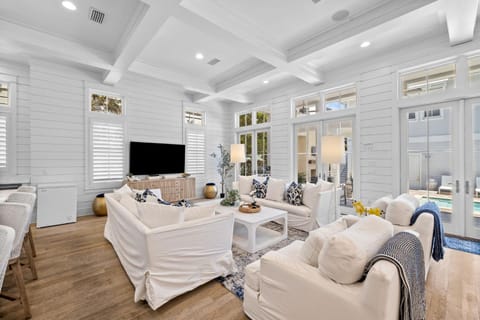 WaterColor Luxury on 30A! 63 Western Lake, Park District, Pool, 7 Bdrms, Slps 16 home House in Seaside