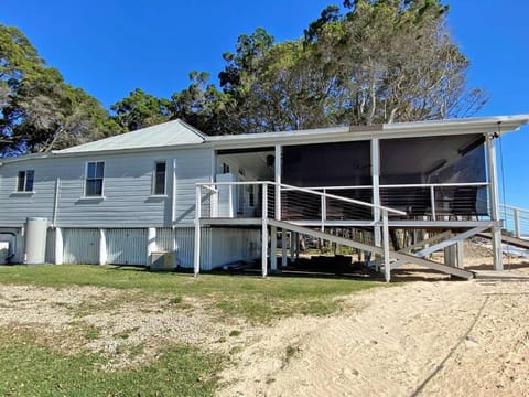 BEACH BACH House in Amity Point