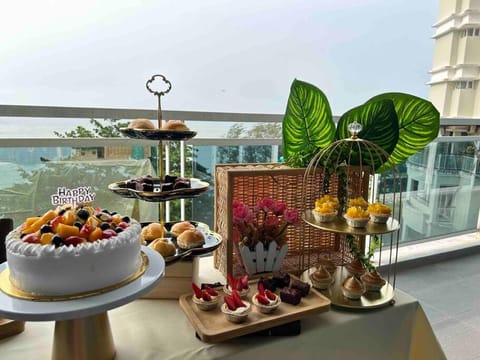 F18 Deguin Beachfront Balcony Seaview luxury condo Eigentumswohnung in Tanjung Bungah
