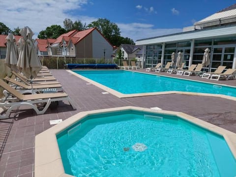 Pool view, Swimming pool, Swimming pool, sunbed