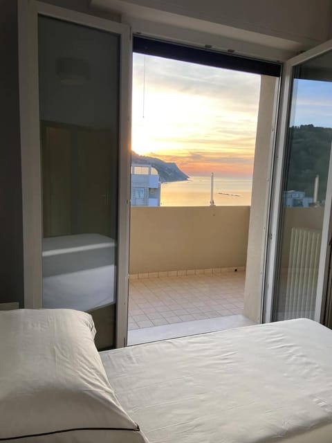 Bedroom, Sea view