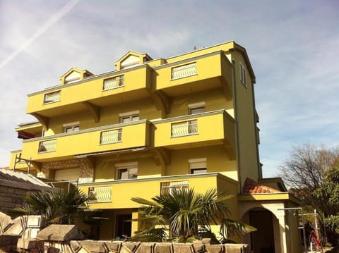 Property building, Day