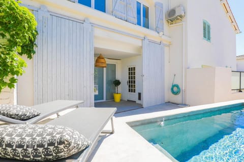 Les Tilleuls - Grande maison avec 3 ch et piscine Chalet in Marseille