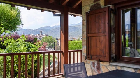 Balcony/Terrace, Mountain view