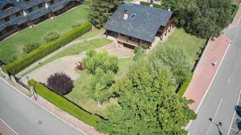 Property building, Bird's eye view, Garden