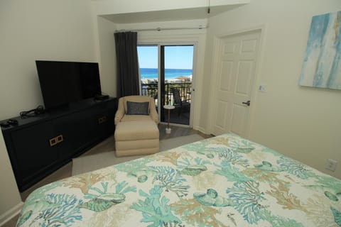 Luxurious Beachfront Condo Stunning 7th Floor Views and tram at Westwinds in Sandestin Haus in Gulf Pines