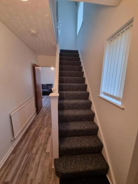 Spacious Luxurious Serviced Accommodation 3 House in Doncaster