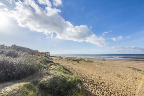 Blue Skies Apartment House in Hunstanton