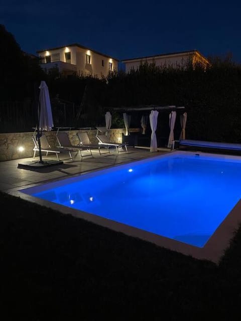 jolie appartement avec piscine Condo in Mougins