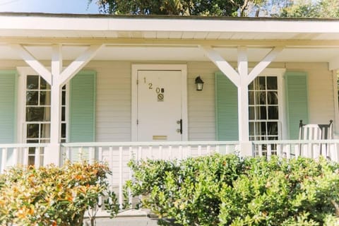 Cozy Downtown Gem Fully Equipped Free Parking Maison in Mobile