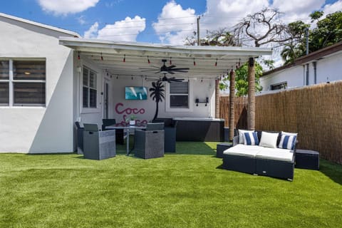 Coco Loco - Little Havana House in Miami