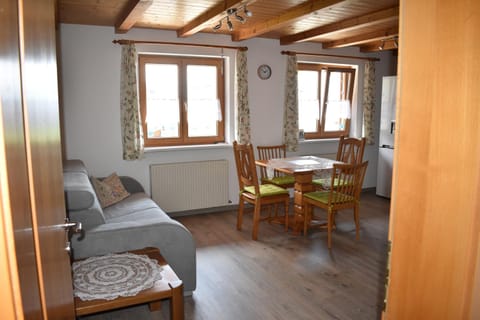 Dining area, kitchen