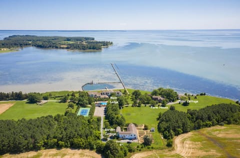 25 Bedrooms - Retreat Center Waterfront Renovated House in Chesapeake Bay