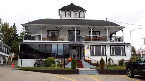Hotel - Motel Georges Hotel in Tadoussac