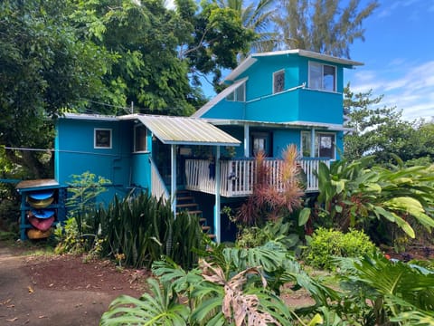 Manta Soul Tiki Cottage Apartment in Captain Cook