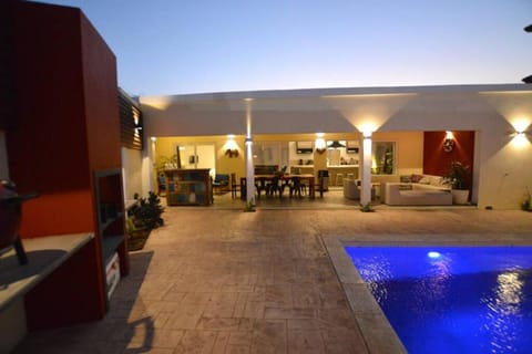 The best Villa ground floor 5 bedrooms with ensuite bathrooms at prime location House in Noord