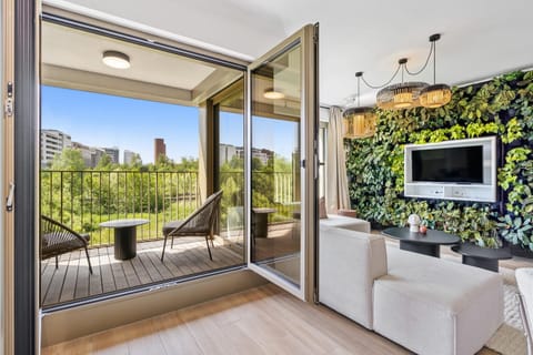 Spring, Balcony/Terrace, Living room, Seating area, Garden view