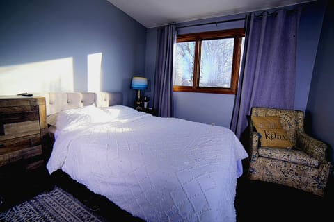 Quiet And Comfortable Deluxe Bed and Breakfast in Anchorage