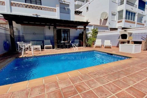 Amplia villa con piscina privada vistas al mar y WIFI House in Costa Tropical