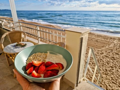 Natural landscape, View (from property/room), Balcony/Terrace, Beach, Food, Sea view, Sea view