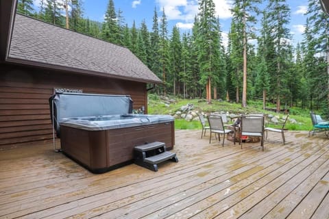 Stunning 7BR Lodge with Beautiful Mt Quandary Views Casa in Blue River