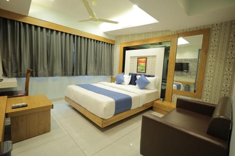 HOTEL RK FORTUNE Bed and Breakfast in Ahmedabad